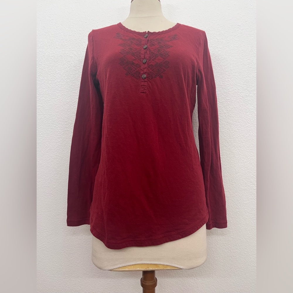 Women’s Size M Red Eddie‎ Baurer Longsleeve Top.